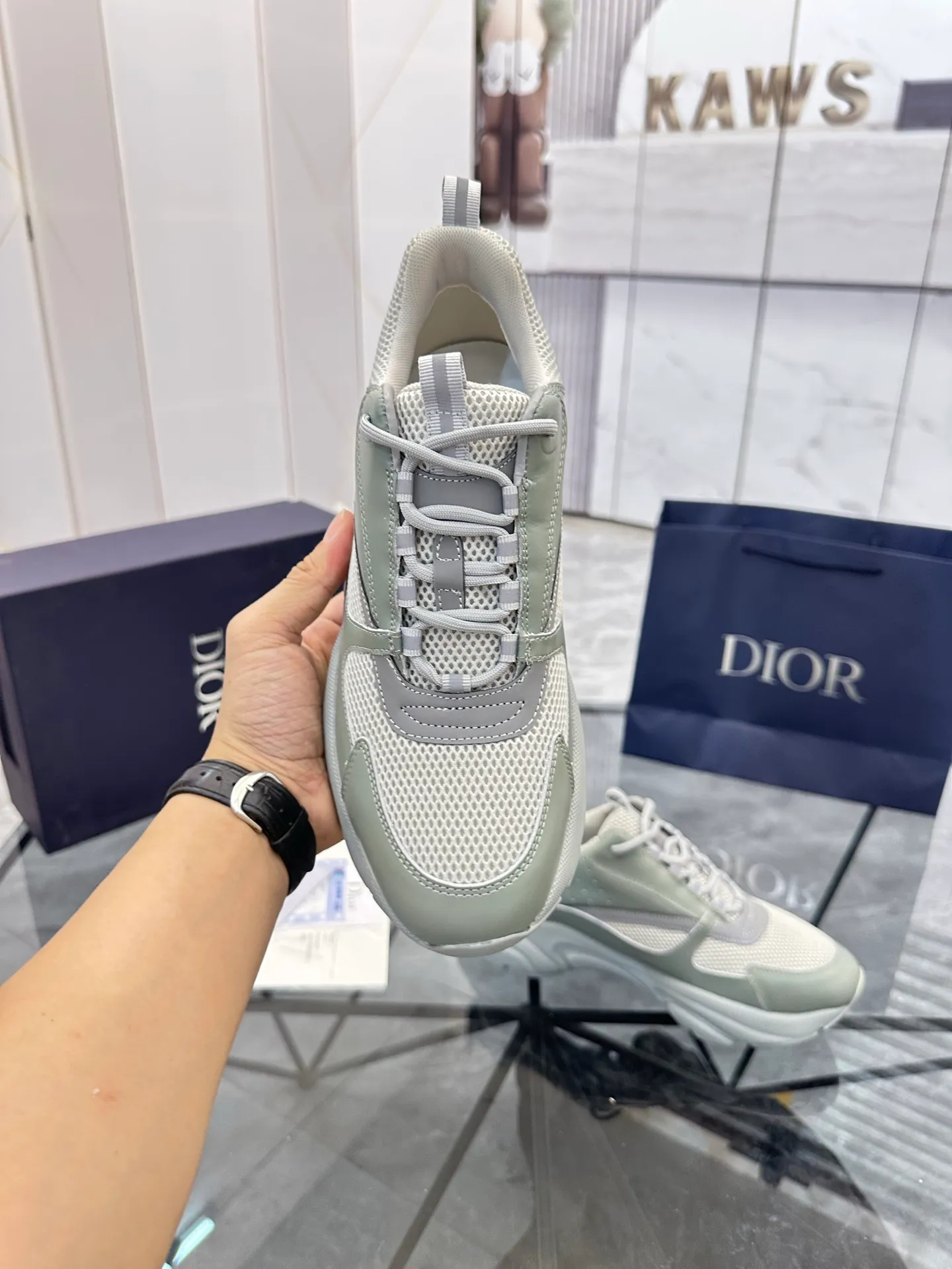 Men's shoes: 💰P460¥ Ready in Guangzhou, fully packaged Product trademark: Dior* "Dior*" low-top casual shoes Regular size: 38-46 (can be customized to 47) B22 Product materials: imported cowhide leather upper spliced ​​with original fabric, breathable lining, original outsole. Number: 920